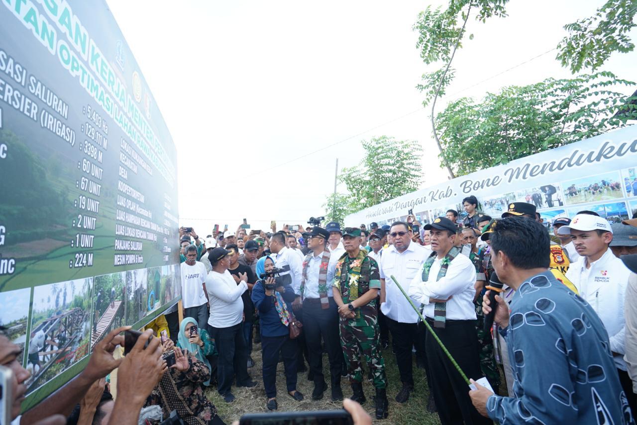 Mentan Amran Ajak Petani Bone Revolusi Pertanian