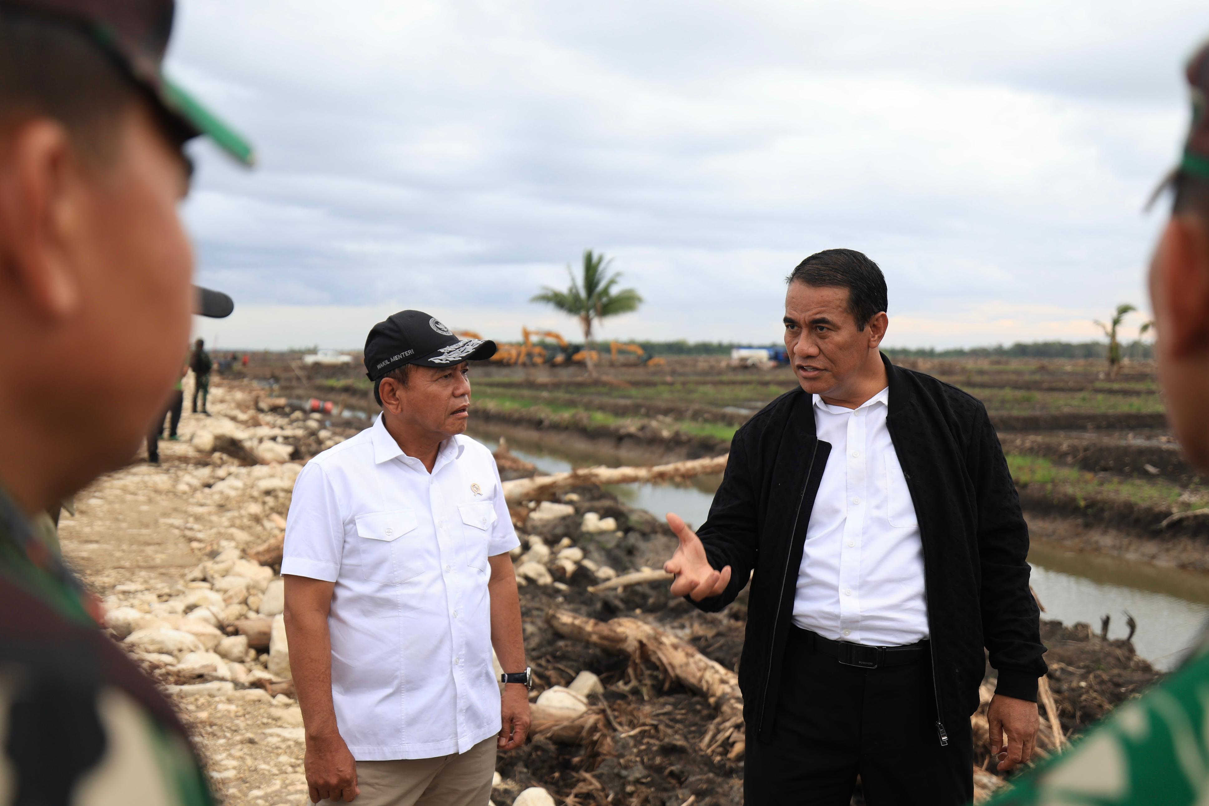 Amran Komitmen Kawal Tanaman Pangan Warga di Kampung Wanam Merauke